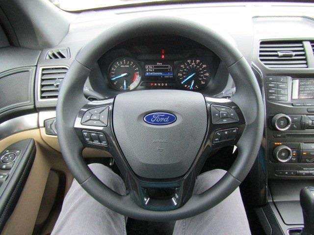 Ford Explorer 2017 photo 14